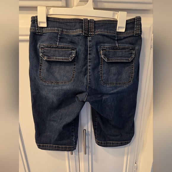 New York & Company Women's Blue Distressed Denim Shorts ~ Size 4 - Picture 5 of 9